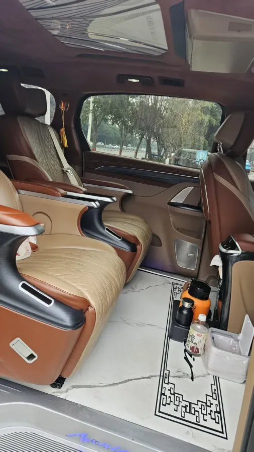 2022 Buick GL8 2.0T 237HP L4 9AT,autocango,china used car exporter,china ev exporter,chinese used car exporter,chinese used ev exporter