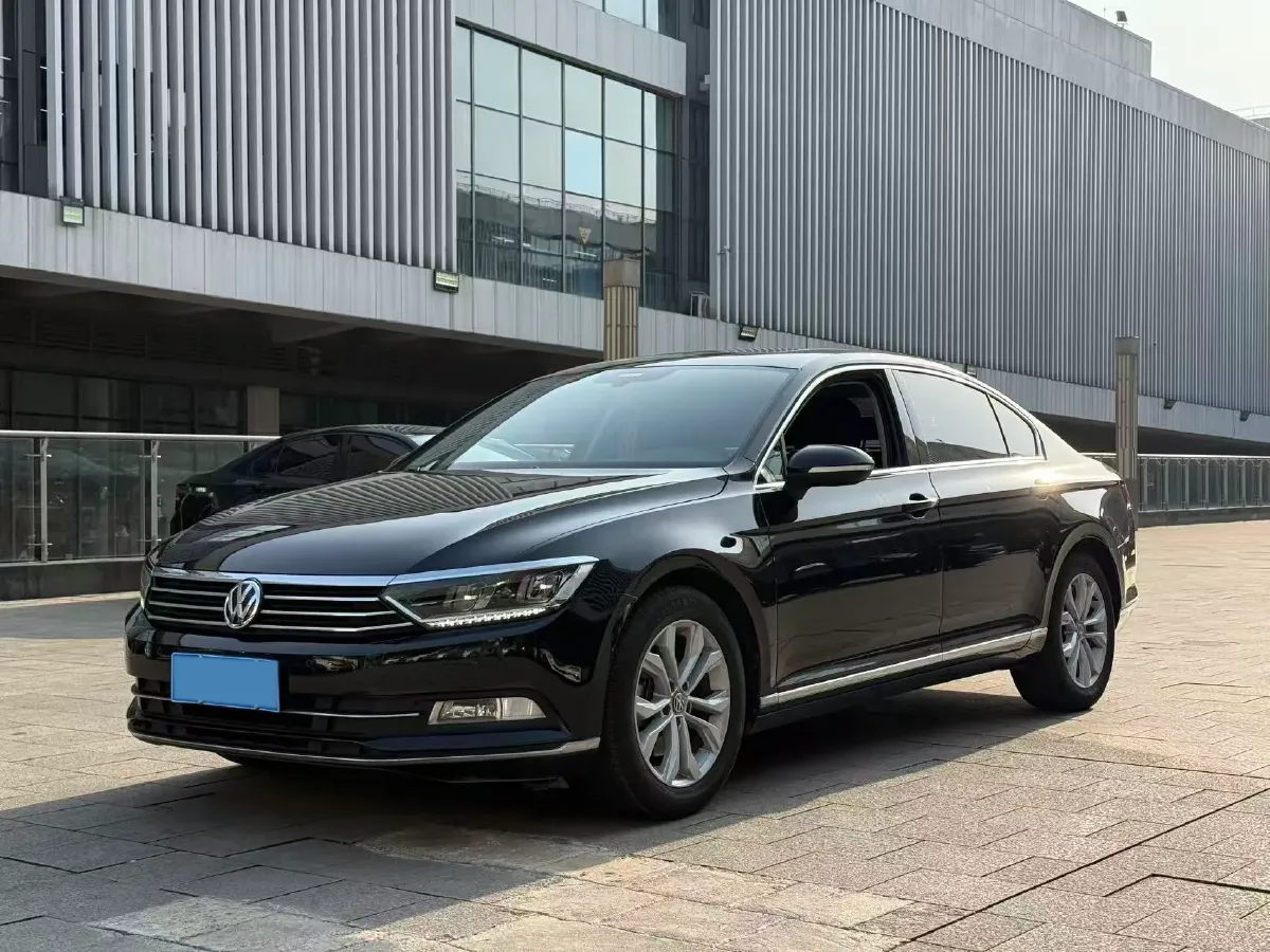 2019 Volkswagen Magotan 2.0T 186HP L4 7DCT,autocango,china used car exporter,china ev exporter,chinese used car exporter,chinese used ev exporter