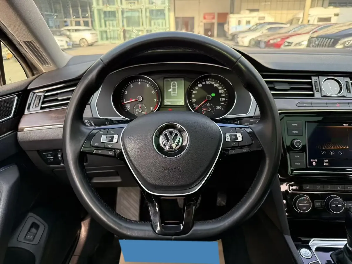 2019 Volkswagen Magotan 2.0T 186HP L4 7DCT,autocango,china used car exporter,china ev exporter,chinese used car exporter,chinese used ev exporter