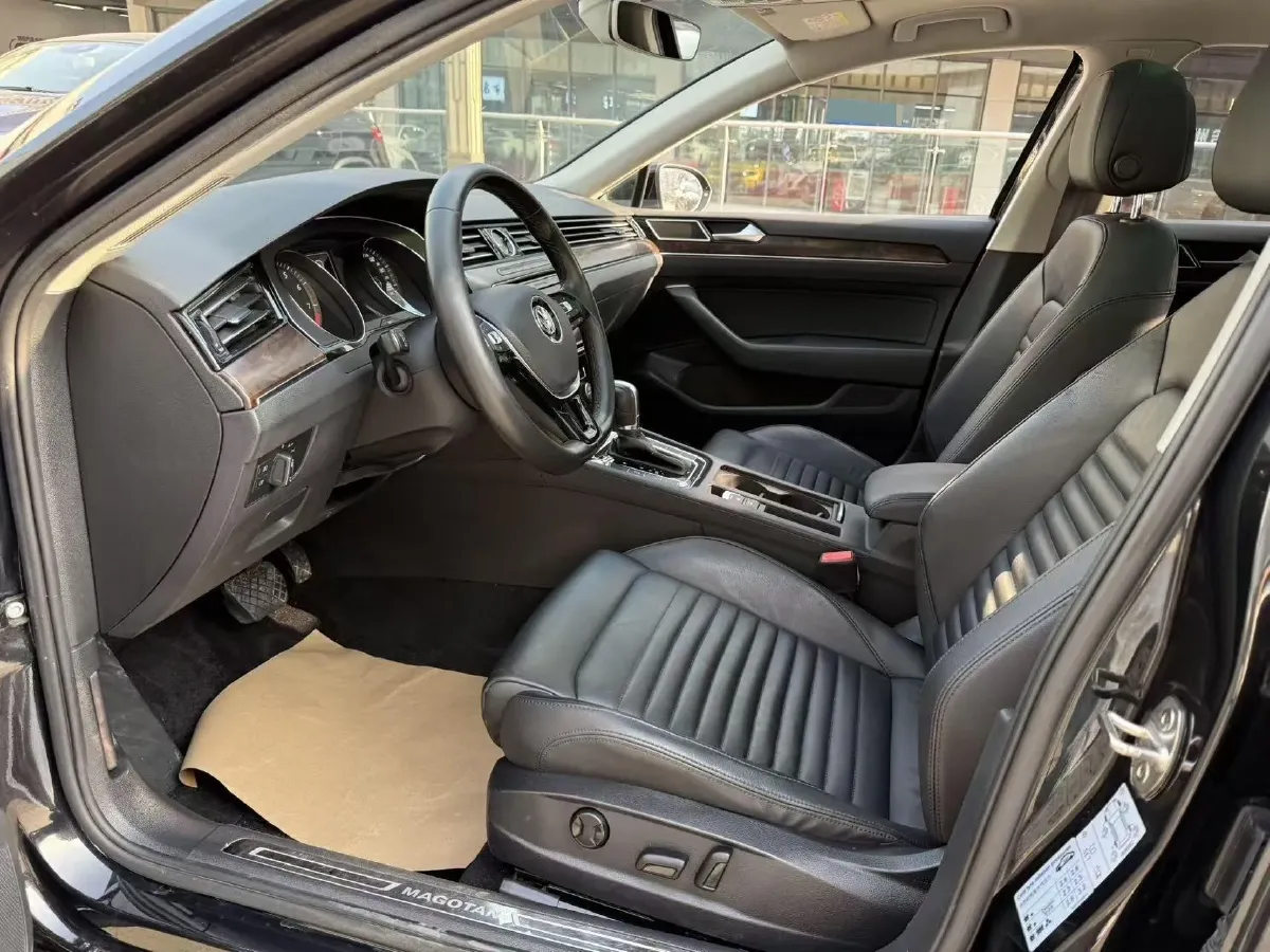 2019 Volkswagen Magotan 2.0T 186HP L4 7DCT,autocango,china used car exporter,china ev exporter,chinese used car exporter,chinese used ev exporter