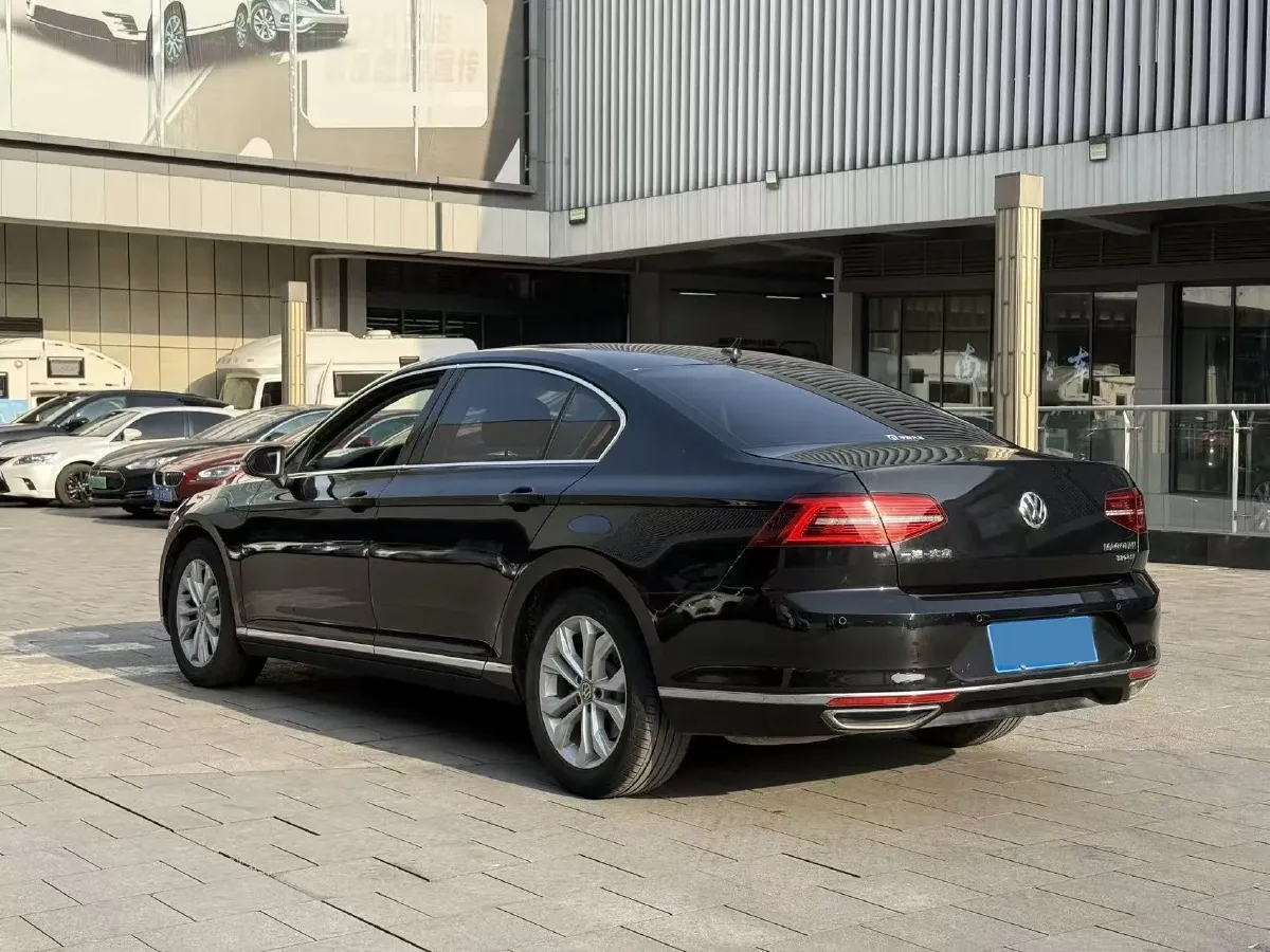 2019 Volkswagen Magotan 2.0T 186HP L4 7DCT,autocango,china used car exporter,china ev exporter,chinese used car exporter,chinese used ev exporter