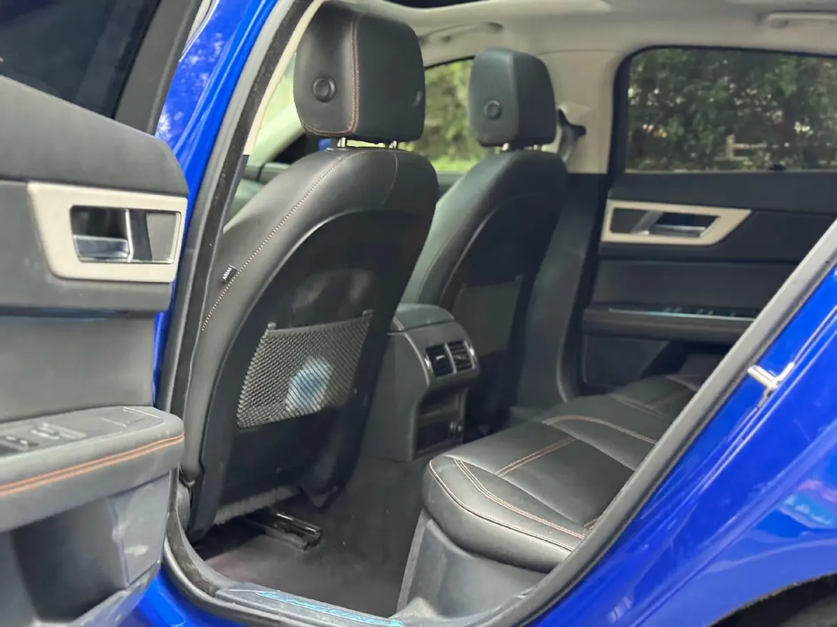 2019 HongQi H7 2.0T 204HP L4 6AT,autocango,china used car exporter,china ev exporter,chinese used car exporter,chinese used ev exporter