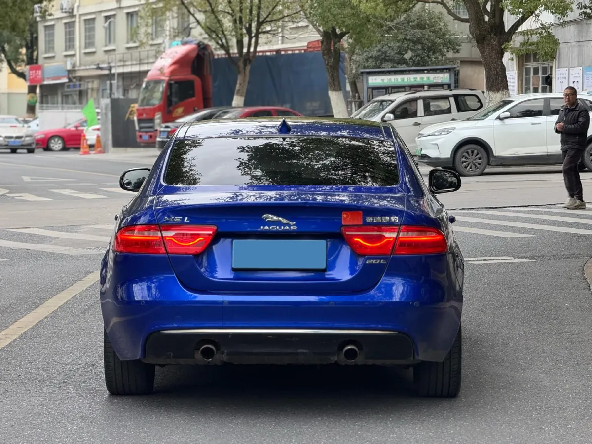 2019 HongQi H7 2.0T 204HP L4 6AT,autocango,china used car exporter,china ev exporter,chinese used car exporter,chinese used ev exporter