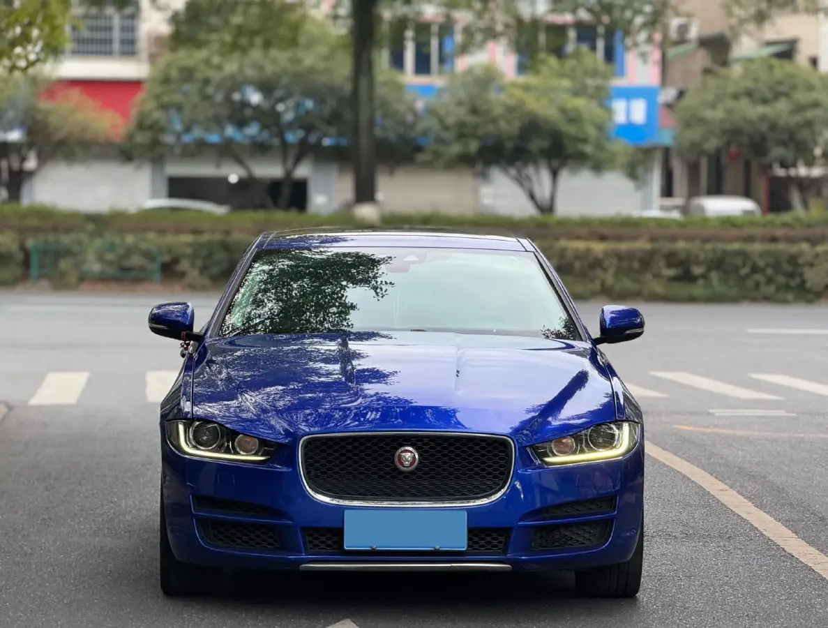 2019 HongQi H7 2.0T 204HP L4 6AT,autocango,china used car exporter,china ev exporter,chinese used car exporter,chinese used ev exporter