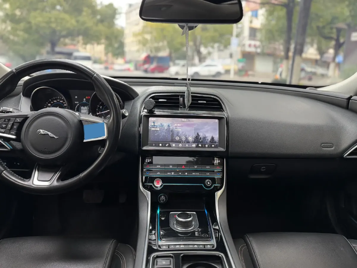 2019 HongQi H7 2.0T 204HP L4 6AT,autocango,china used car exporter,china ev exporter,chinese used car exporter,chinese used ev exporter