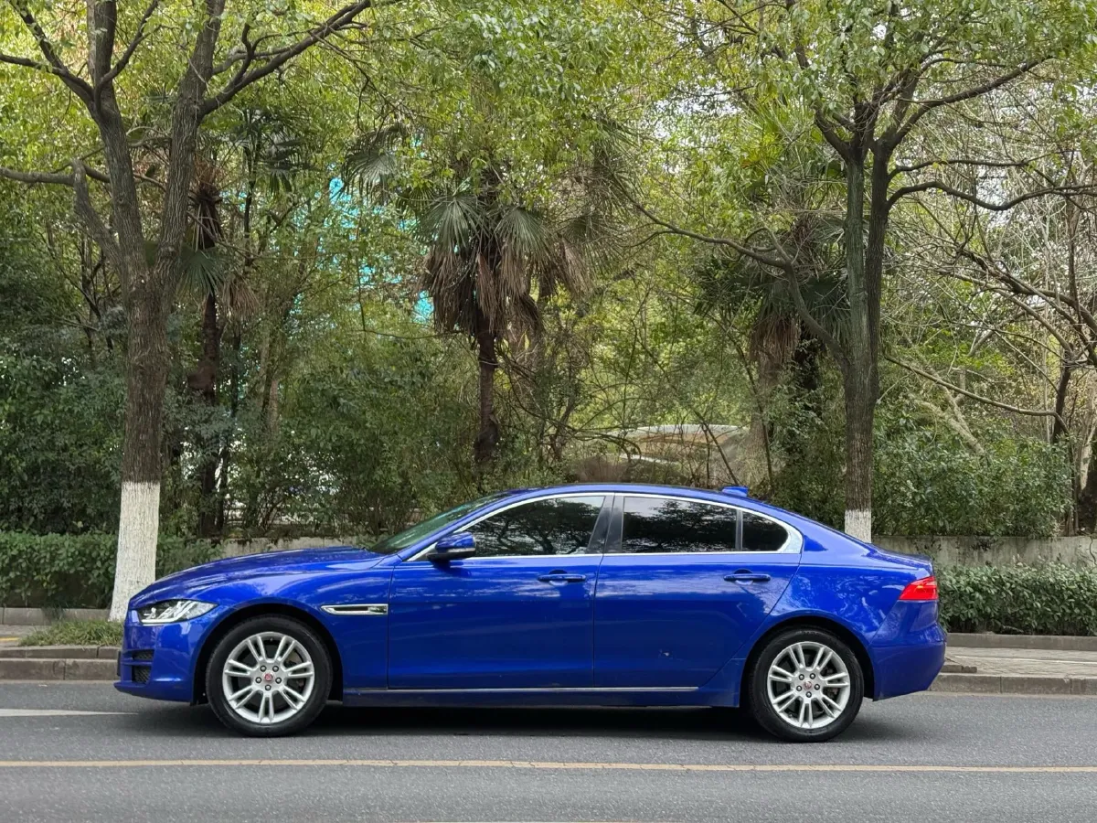 2019 HongQi H7 2.0T 204HP L4 6AT,autocango,china used car exporter,china ev exporter,chinese used car exporter,chinese used ev exporter