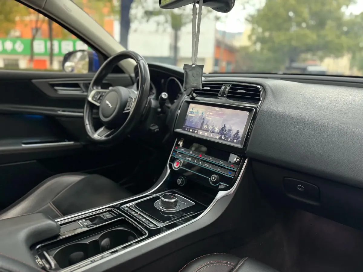 2019 HongQi H7 2.0T 204HP L4 6AT,autocango,china used car exporter,china ev exporter,chinese used car exporter,chinese used ev exporter