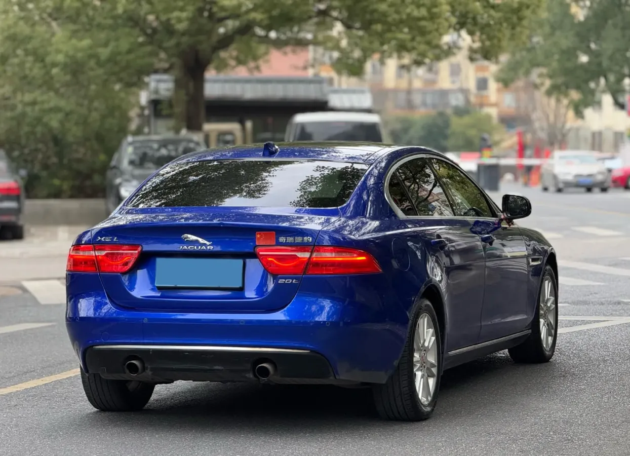 2019 HongQi H7 2.0T 204HP L4 6AT,autocango,china used car exporter,china ev exporter,chinese used car exporter,chinese used ev exporter