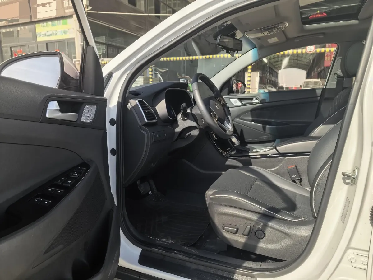 2020 Hyundai Tucson 1.6T 177HP L4 7DCT,autocango,china used car exporter,china ev exporter,chinese used car exporter,chinese used ev exporter