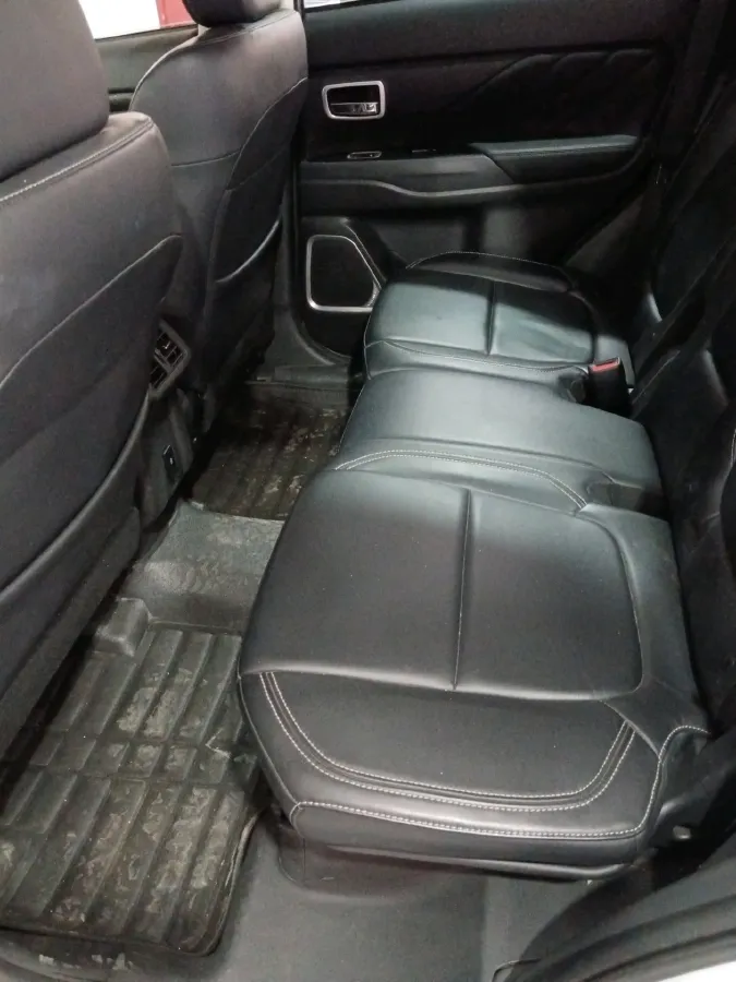 2020 Mitsubishi Outlander 2.0L 166HP L4 CVT,autocango,china used car exporter,china ev exporter,chinese used car exporter,chinese used ev exporter