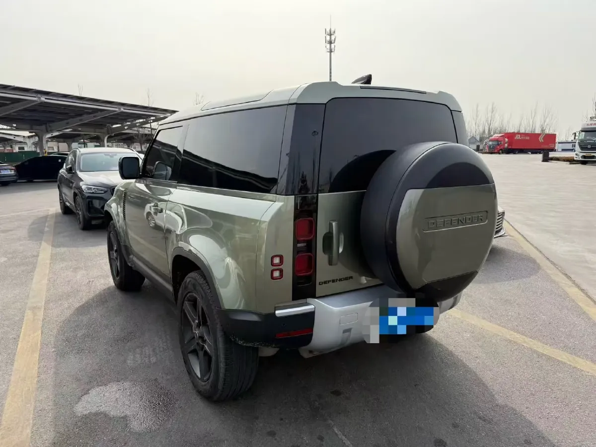 2022 Land Rover Defender 2.0T 300HP L4 8AT,autocango,china used car exporter,china ev exporter,chinese used car exporter,chinese used ev exporter