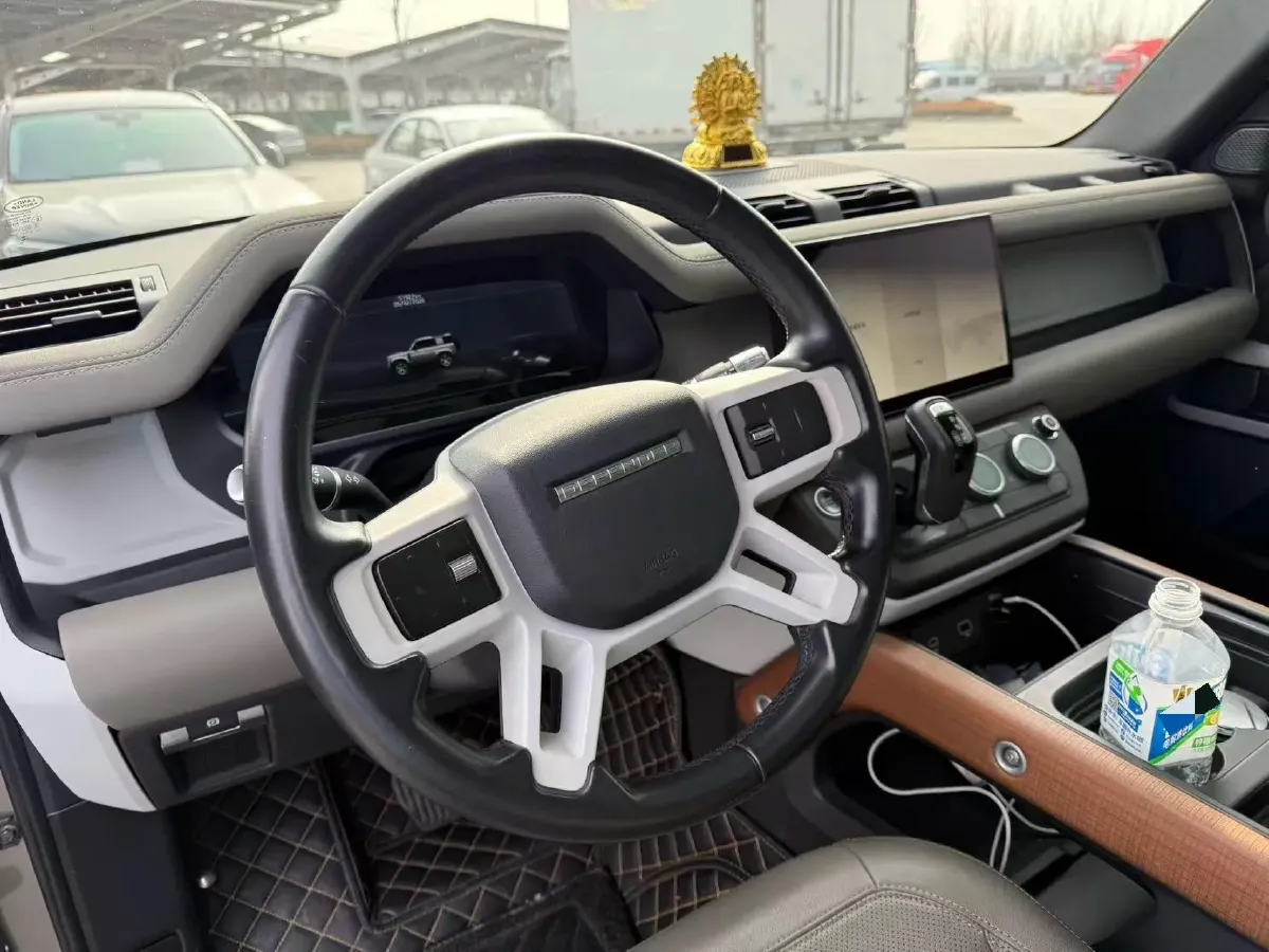 2022 Land Rover Defender 2.0T 300HP L4 8AT,autocango,china used car exporter,china ev exporter,chinese used car exporter,chinese used ev exporter