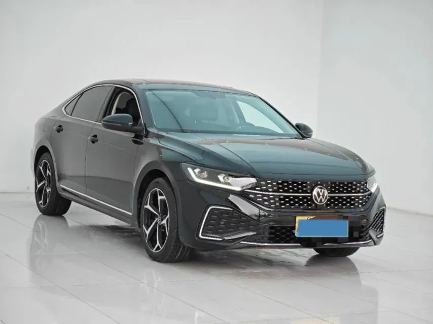 2025 Volkswagen Passat 2.0T 186HP L4 7DCT,autocango,china used car exporter,china ev exporter,chinese used car exporter,chinese used ev exporter