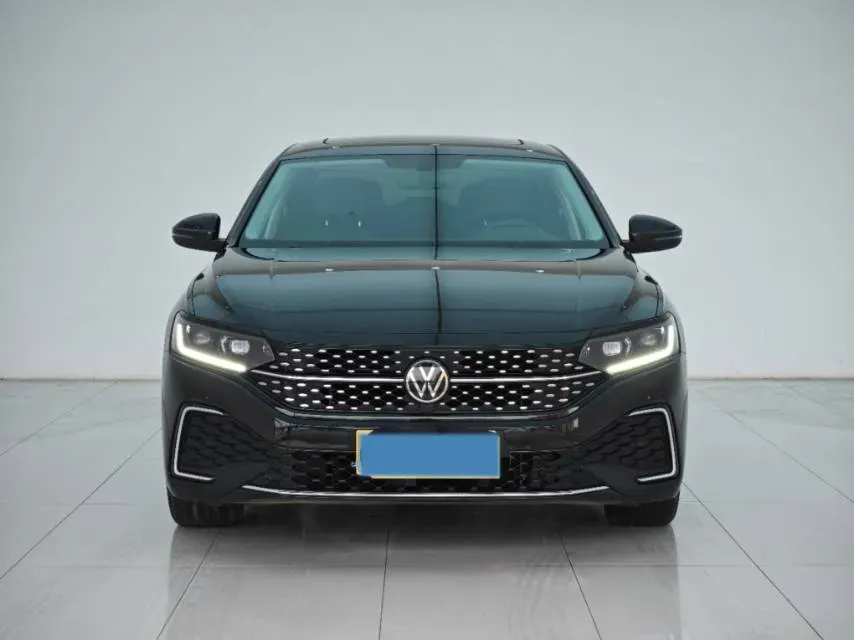 2025 Volkswagen Passat 2.0T 186HP L4 7DCT,autocango,china used car exporter,china ev exporter,chinese used car exporter,chinese used ev exporter