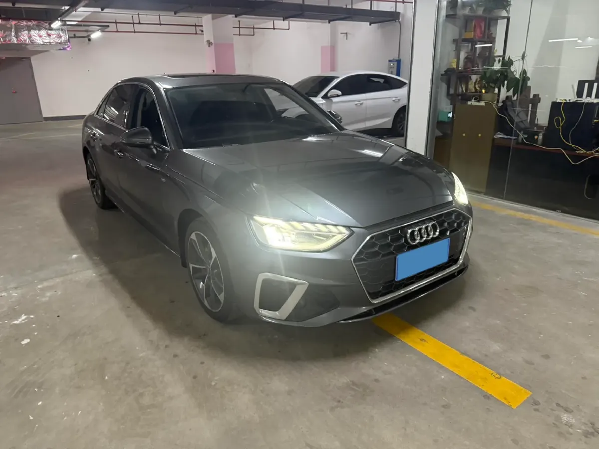 2021 Audi A4L 2.0T 190HP L4 7DCT,autocango,china used car exporter,china ev exporter,chinese used car exporter,chinese used ev exporter