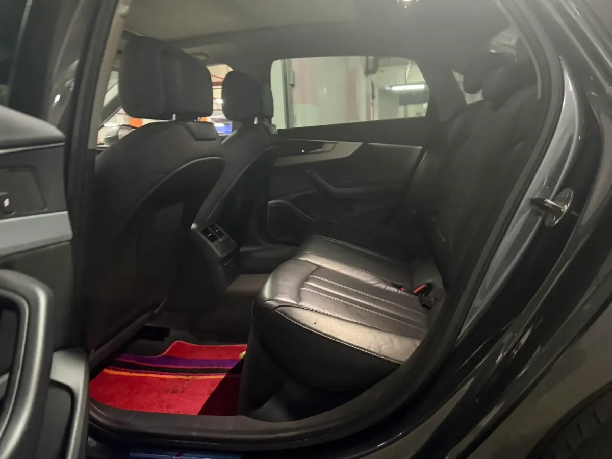 2021 Audi A4L 2.0T 190HP L4 7DCT,autocango,china used car exporter,china ev exporter,chinese used car exporter,chinese used ev exporter