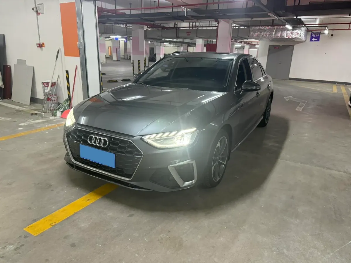 2021 Audi A4L 2.0T 190HP L4 7DCT,autocango,china used car exporter,china ev exporter,chinese used car exporter,chinese used ev exporter