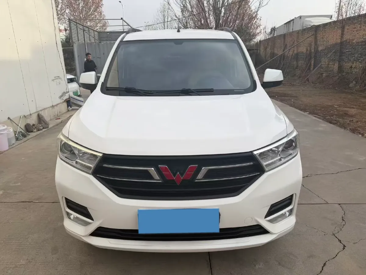 2019 WuLing HongGuang 1.5L 105HP L4 5MT,autocango,china used car exporter,china ev exporter,chinese used car exporter,chinese used ev exporter