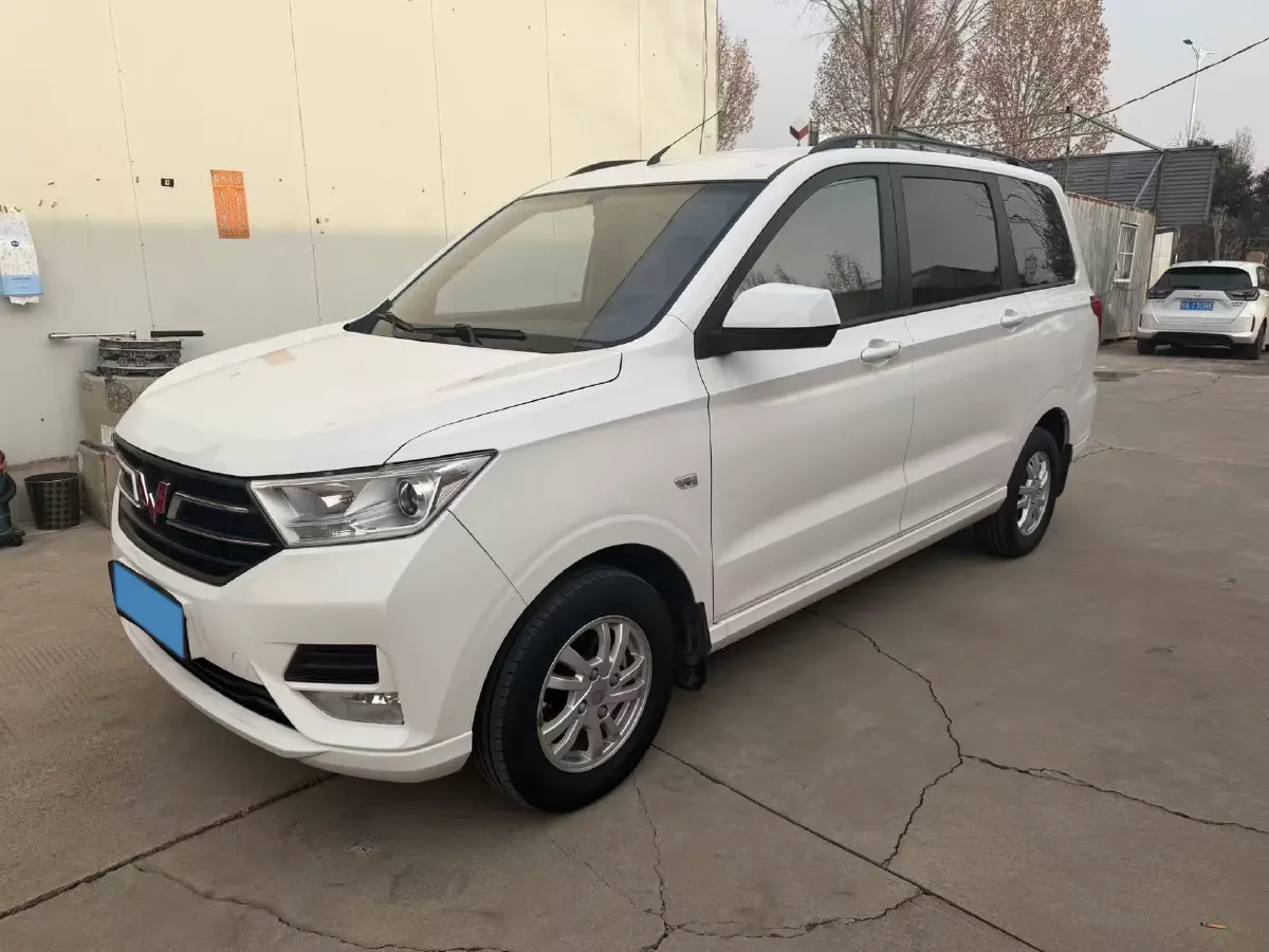 2019 WuLing HongGuang 1.5L 105HP L4 5MT,autocango,china used car exporter,china ev exporter,chinese used car exporter,chinese used ev exporter