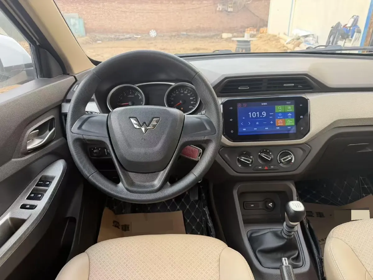 2019 WuLing HongGuang 1.5L 105HP L4 5MT,autocango,china used car exporter,china ev exporter,chinese used car exporter,chinese used ev exporter