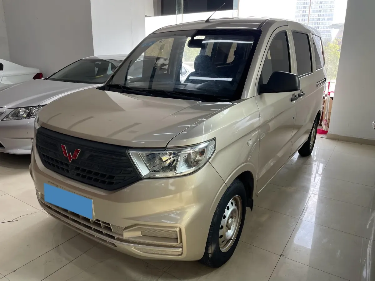 2019 WuLing HongGuang V 1.5L 99HP L4 6MT,autocango,china used car exporter,china ev exporter,chinese used car exporter,chinese used ev exporter
