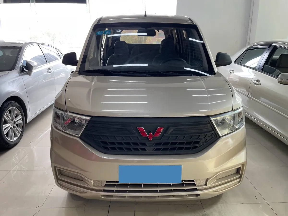 2019 WuLing HongGuang V 1.5L 99HP L4 6MT,autocango,china used car exporter,china ev exporter,chinese used car exporter,chinese used ev exporter