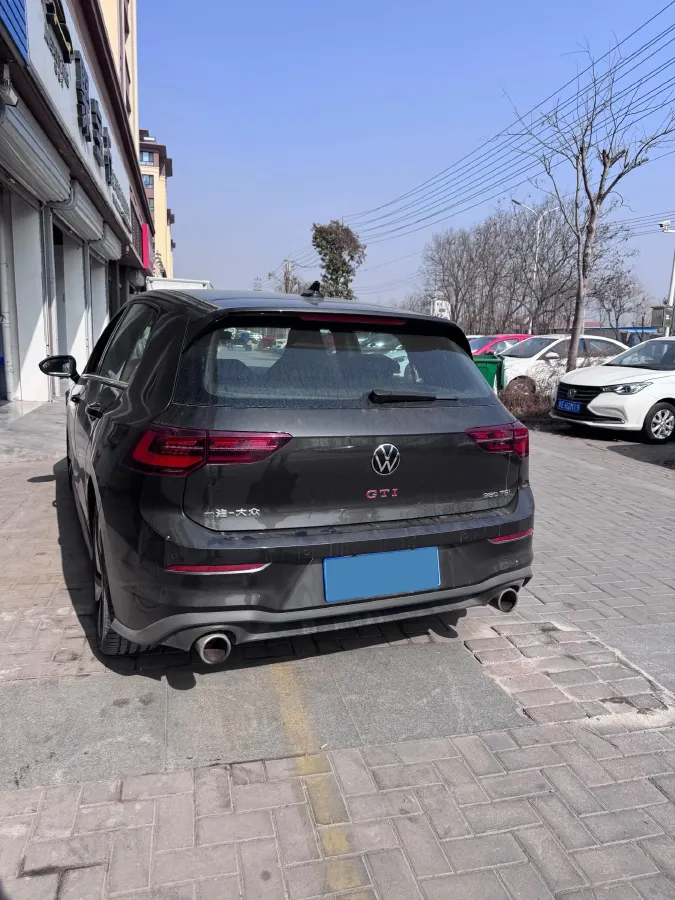2023 Volkswagen GolfGTI 2.0T 220HP L4 7DCT,autocango,china used car exporter,china ev exporter,chinese used car exporter,chinese used ev exporter