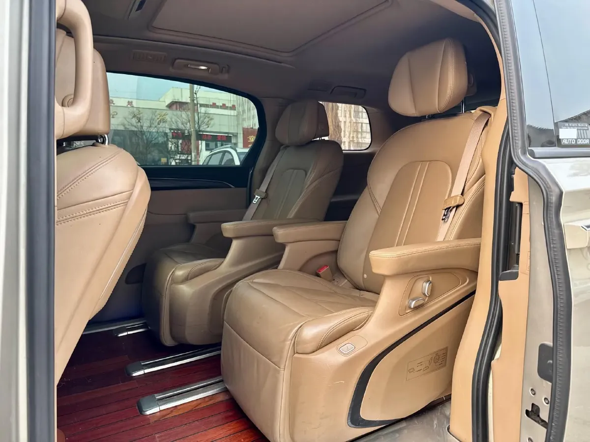 2021 Buick GL8 2.0T 237HP L4 9AT,autocango,china used car exporter,china ev exporter,chinese used car exporter,chinese used ev exporter