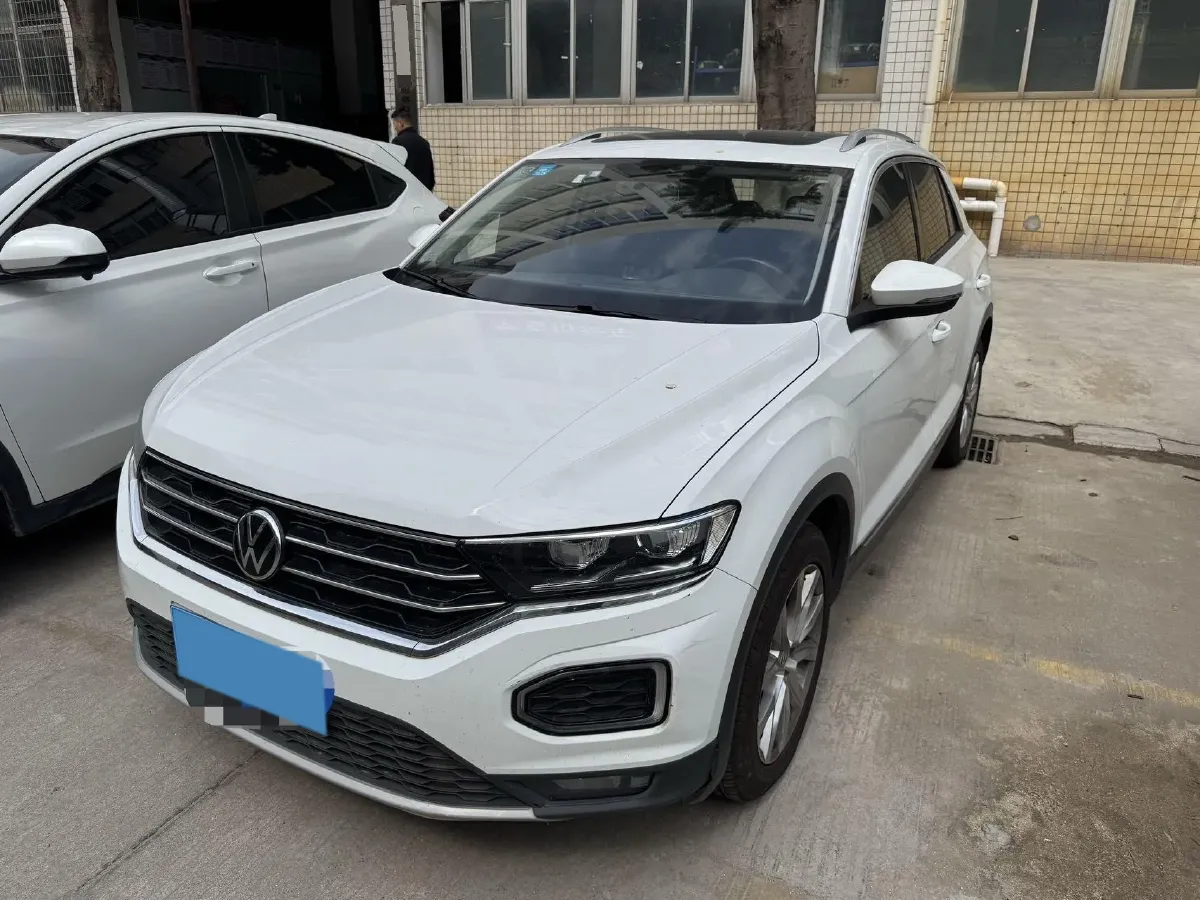 2022 Volkswagen T-Roc 1.4T 150HP L4 7DCT,autocango,china used car exporter,china ev exporter,chinese used car exporter,chinese used ev exporter