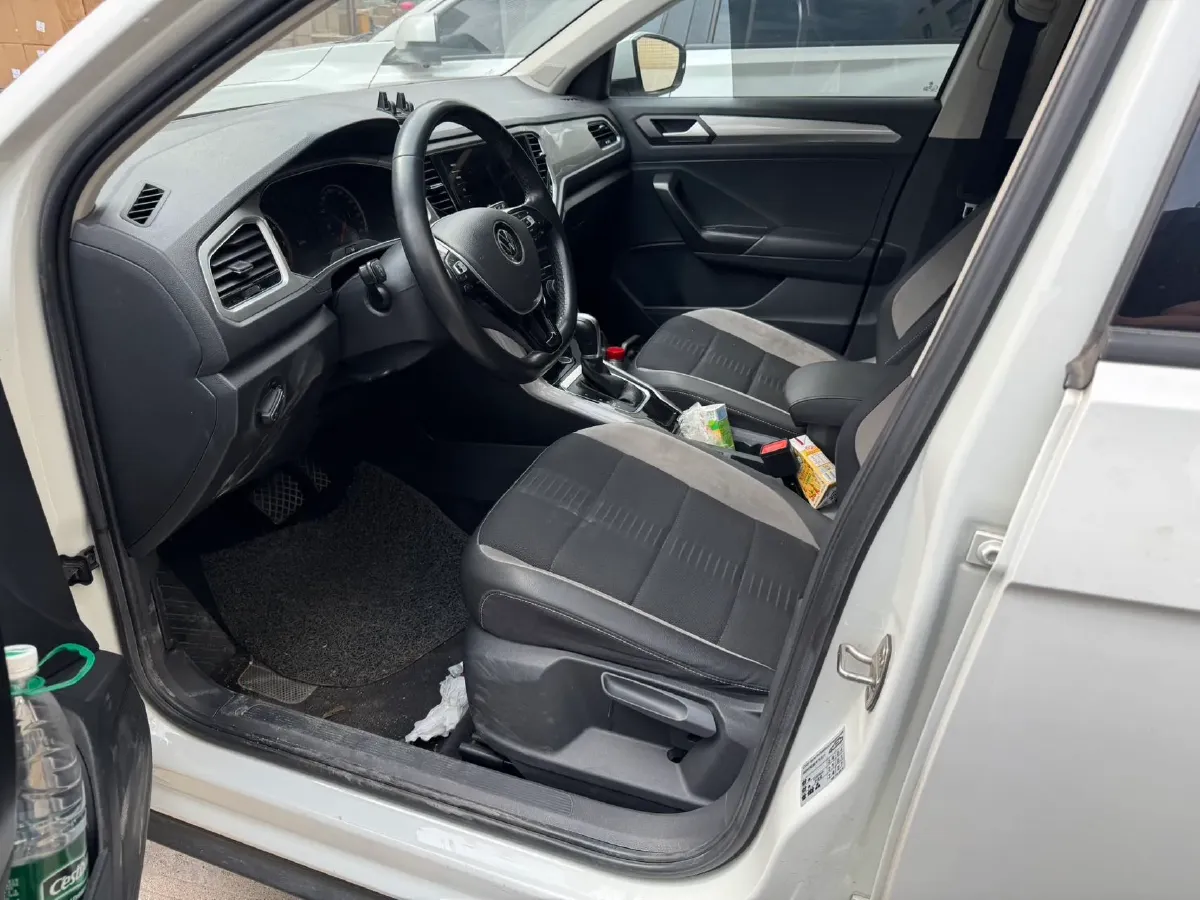 2022 Volkswagen T-Roc 1.4T 150HP L4 7DCT,autocango,china used car exporter,china ev exporter,chinese used car exporter,chinese used ev exporter