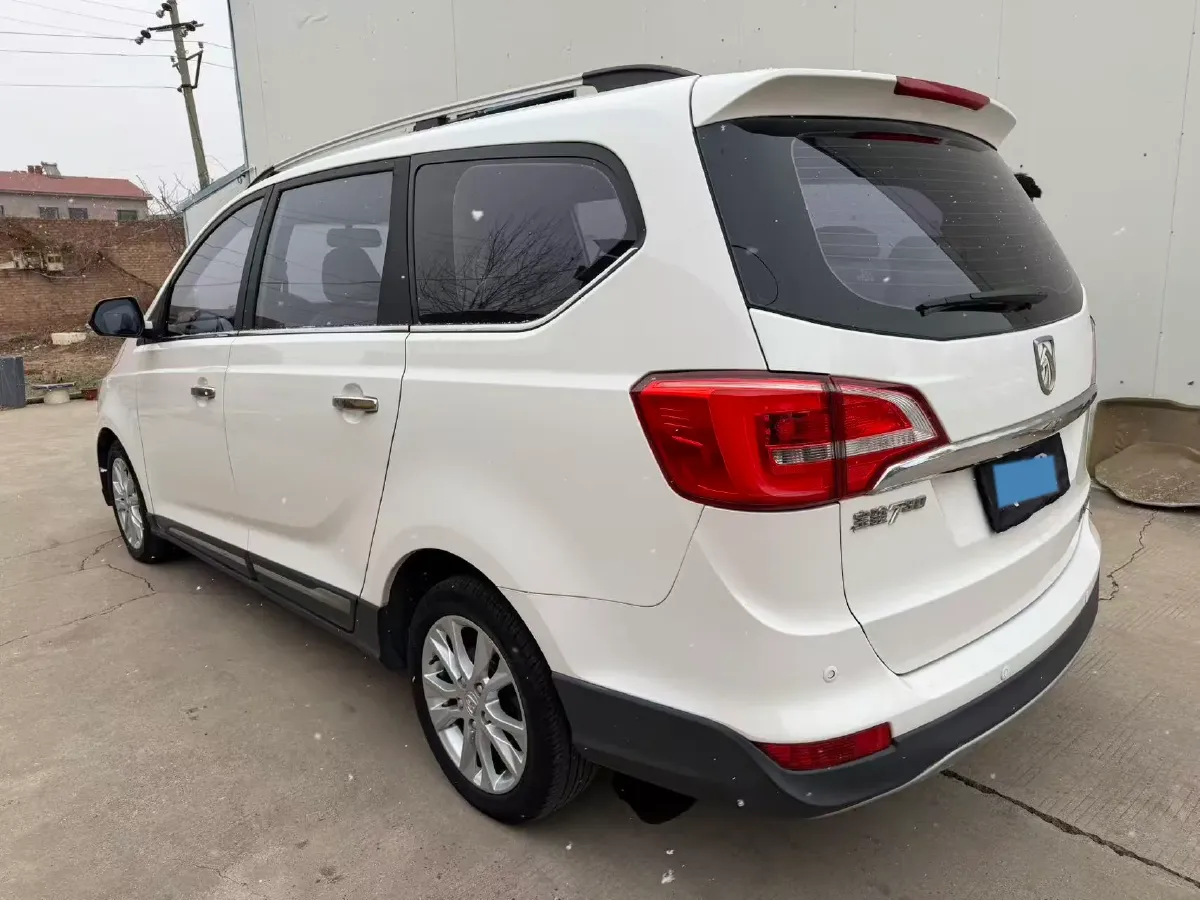 2016 BaoJun 560 1.5T 150HP L4 6MT,autocango,china used car exporter,china ev exporter,chinese used car exporter,chinese used ev exporter