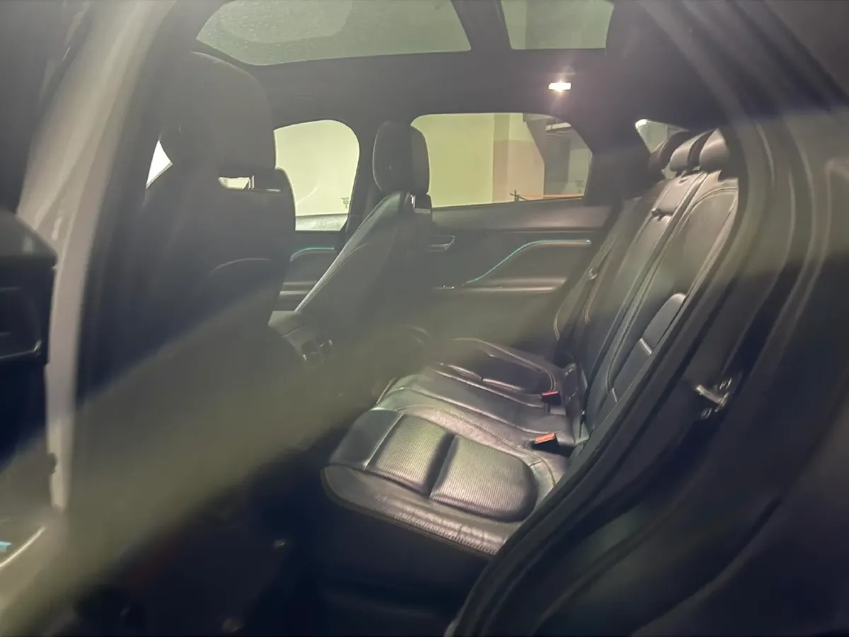 2020 Jaguar F-PACE 2.0T 300HP L4 8AT,autocango,china used car exporter,china ev exporter,chinese used car exporter,chinese used ev exporter