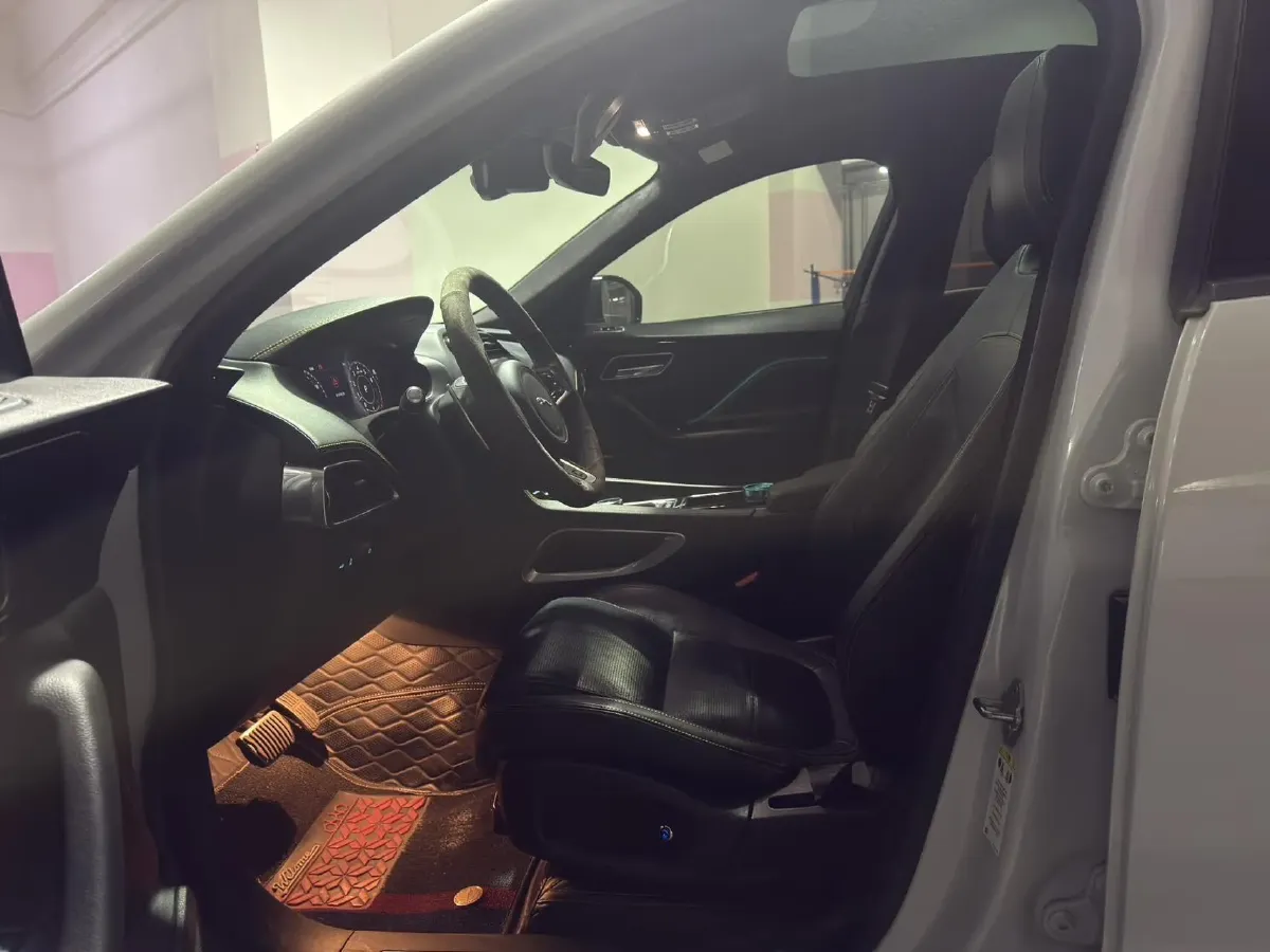 2020 Jaguar F-PACE 2.0T 300HP L4 8AT,autocango,china used car exporter,china ev exporter,chinese used car exporter,chinese used ev exporter