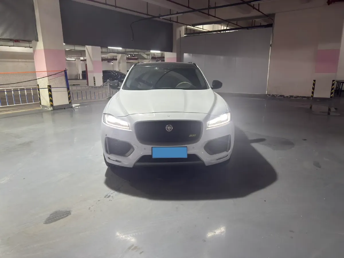 2020 Jaguar F-PACE 2.0T 300HP L4 8AT,autocango,china used car exporter,china ev exporter,chinese used car exporter,chinese used ev exporter