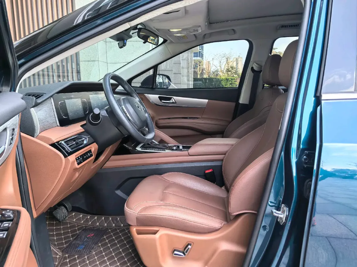 2020 HaiMa 7X 1.6T 195HP L4 6AT,autocango,china used car exporter,china ev exporter,chinese used car exporter,chinese used ev exporter