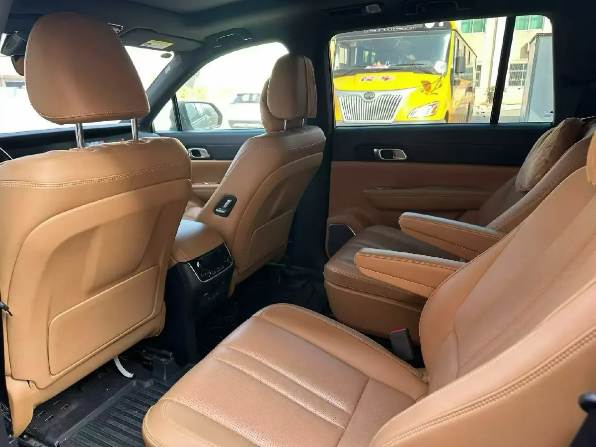 2020 Li ONE Range Extended 131HP REEV 40.5KWH,autocango,china used car exporter,china ev exporter,chinese used car exporter,chinese used ev exporter