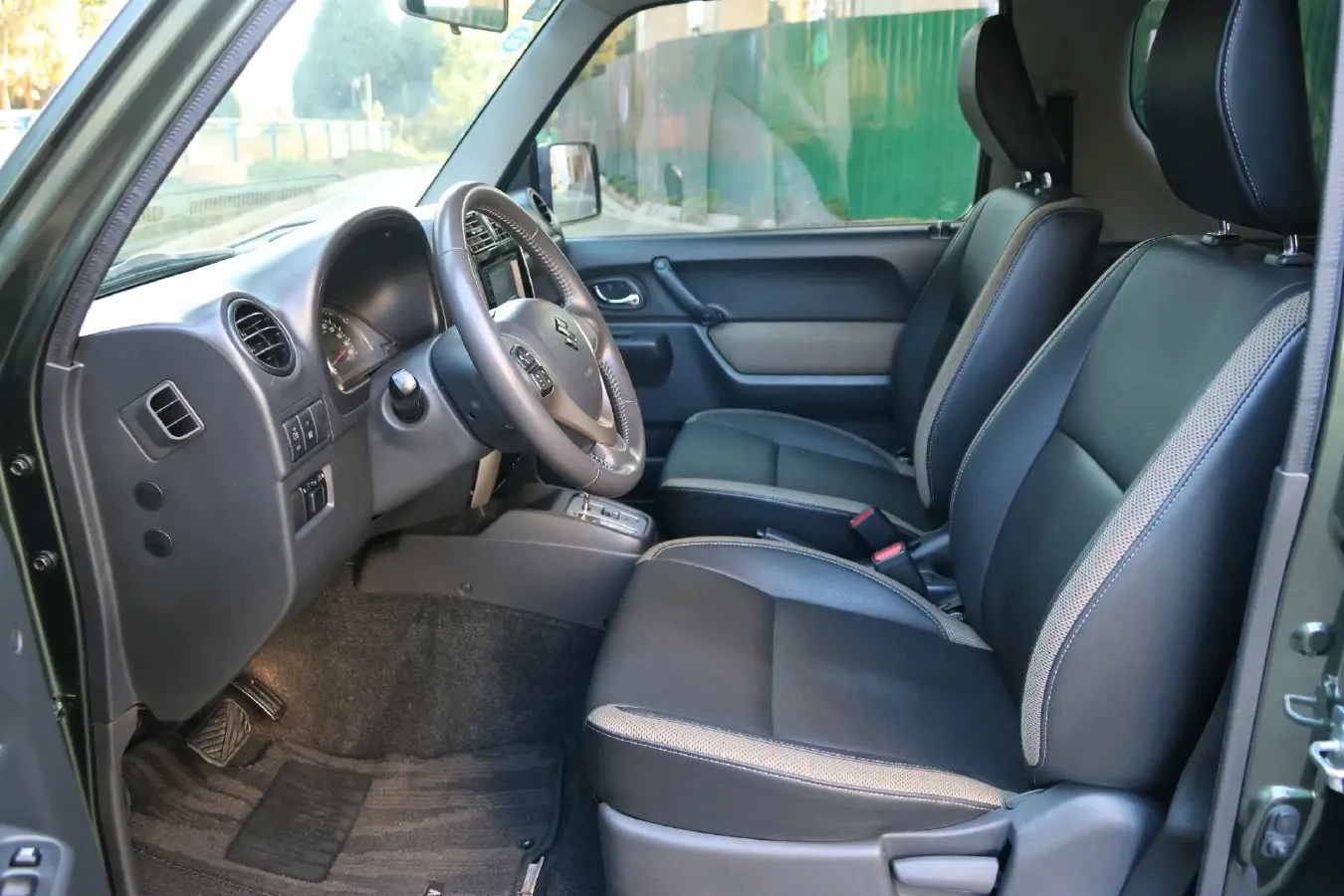 2015 Suzuki Jimny 1.3L 85HP L4 4AT,autocango,china used car exporter,china ev exporter,chinese used car exporter,chinese used ev exporter