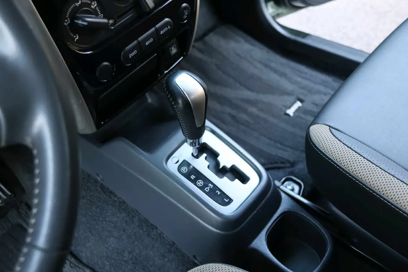 2015 Suzuki Jimny 1.3L 85HP L4 4AT,autocango,china used car exporter,china ev exporter,chinese used car exporter,chinese used ev exporter