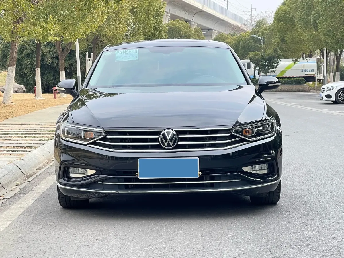 2020 Volkswagen Magotan 2.0T 186HP L4 7DCT,autocango,china used car exporter,china ev exporter,chinese used car exporter,chinese used ev exporter