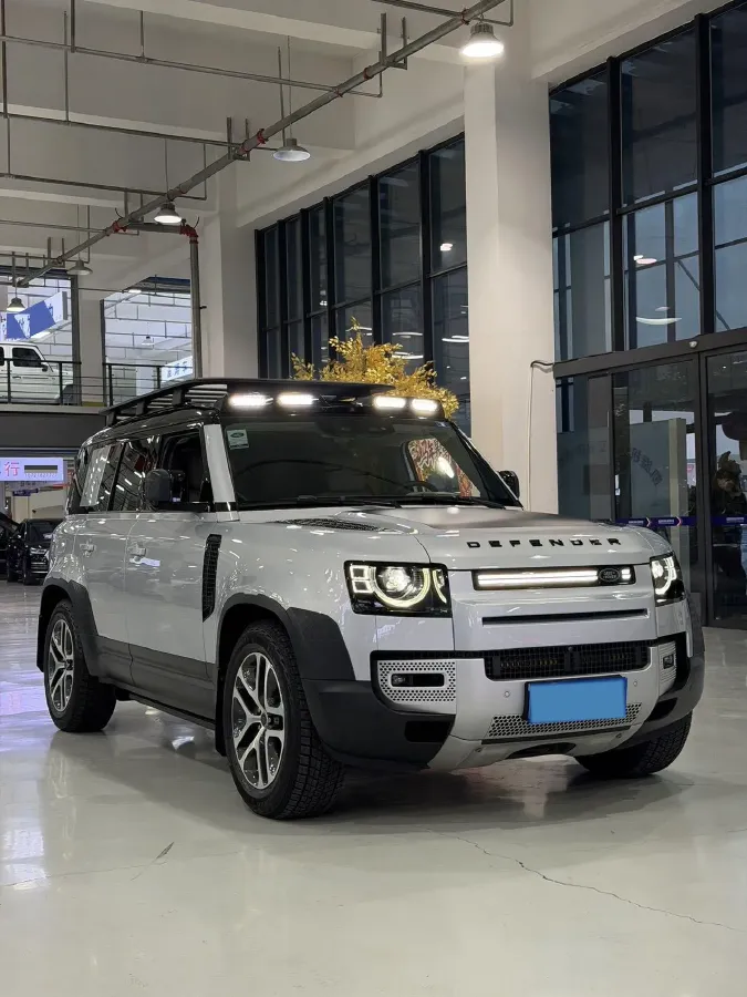2021 Land Rover Defender 3.0T 400HP L6 8AT,autocango,china used car exporter,china ev exporter,chinese used car exporter,chinese used ev exporter