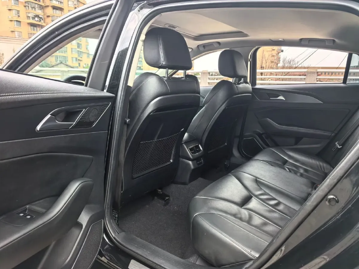 2020 HongQi H5 1.5T 169HP L4 7DCT,autocango,china used car exporter,china ev exporter,chinese used car exporter,chinese used ev exporter