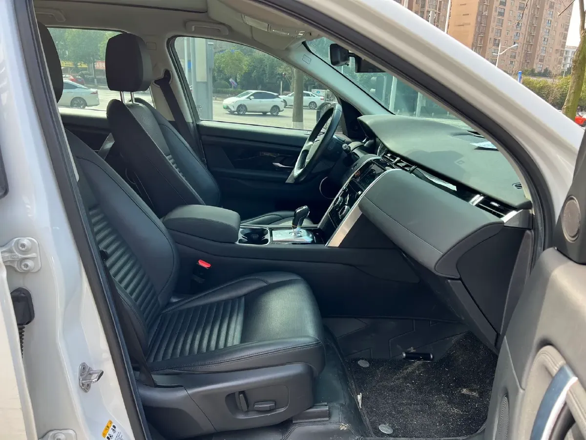 2020 Land Rover Discovery Sport 2.0T 200HP L4 9AT,autocango,china used car exporter,china ev exporter,chinese used car exporter,chinese used ev exporter