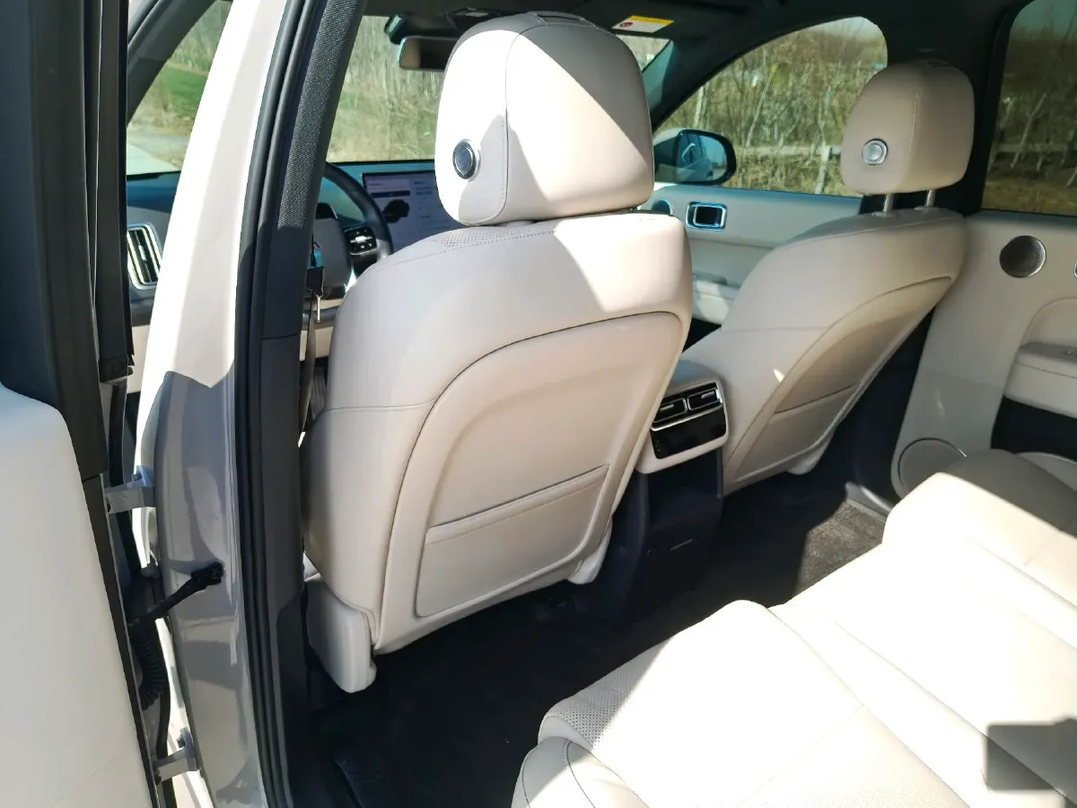 2024 Li L6 Range Extended 154HP L4 REEV 36.8KWH,autocango,china used car exporter,china ev exporter,chinese used car exporter,chinese used ev exporter