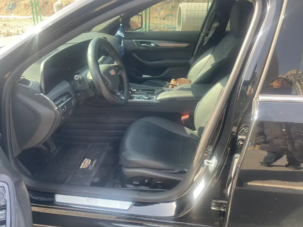 2024 Cadillac CT5 2.0T 237HP L4 10AT,autocango,china used car exporter,china ev exporter,chinese used car exporter,chinese used ev exporter