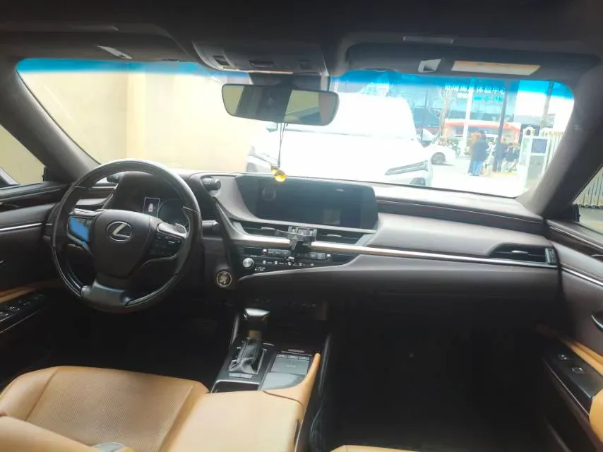 2020 Lexus ES 2.0L 173HP L4 CVT,autocango,china used car exporter,china ev exporter,chinese used car exporter,chinese used ev exporter