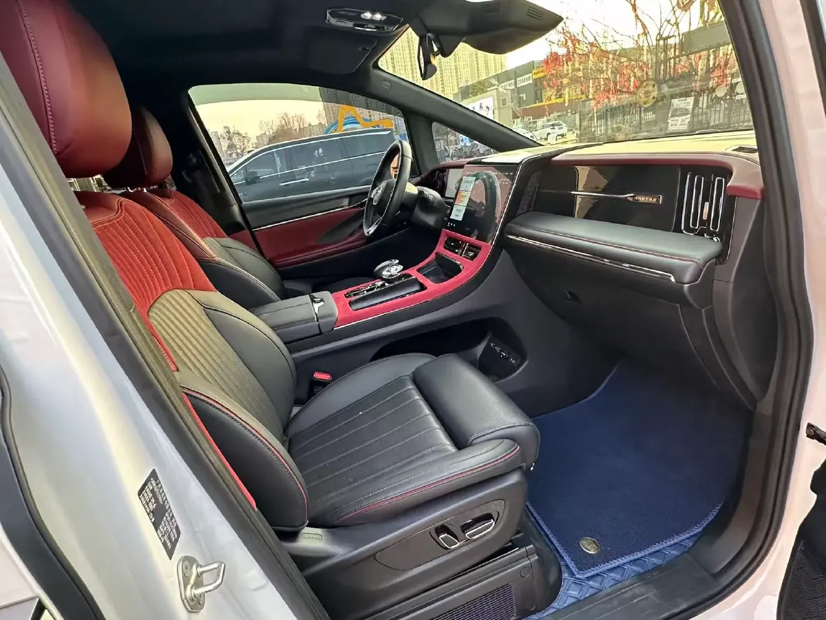 2024 GAC Trumpchi M8 2.0T 252HP L4 8AT,autocango,china used car exporter,china ev exporter,chinese used car exporter,chinese used ev exporter