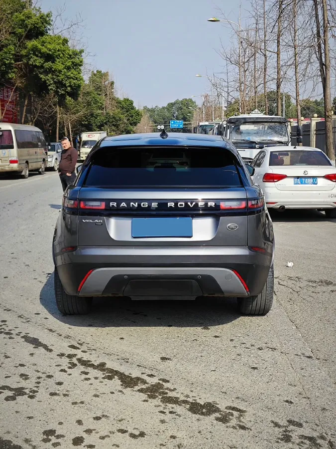 2018 Land Rover Discovery 2.0T 300HP L4 8AT,autocango,china used car exporter,china ev exporter,chinese used car exporter,chinese used ev exporter