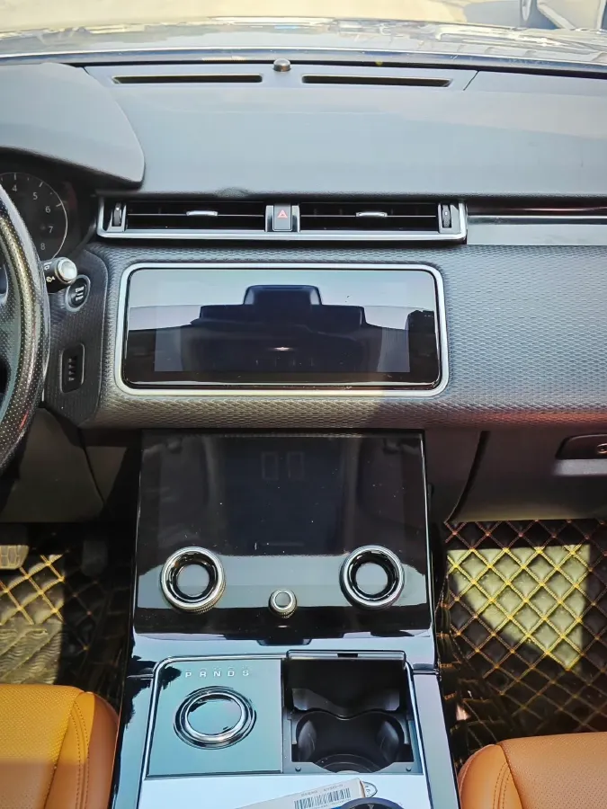 2018 Land Rover Discovery 2.0T 300HP L4 8AT,autocango,china used car exporter,china ev exporter,chinese used car exporter,chinese used ev exporter