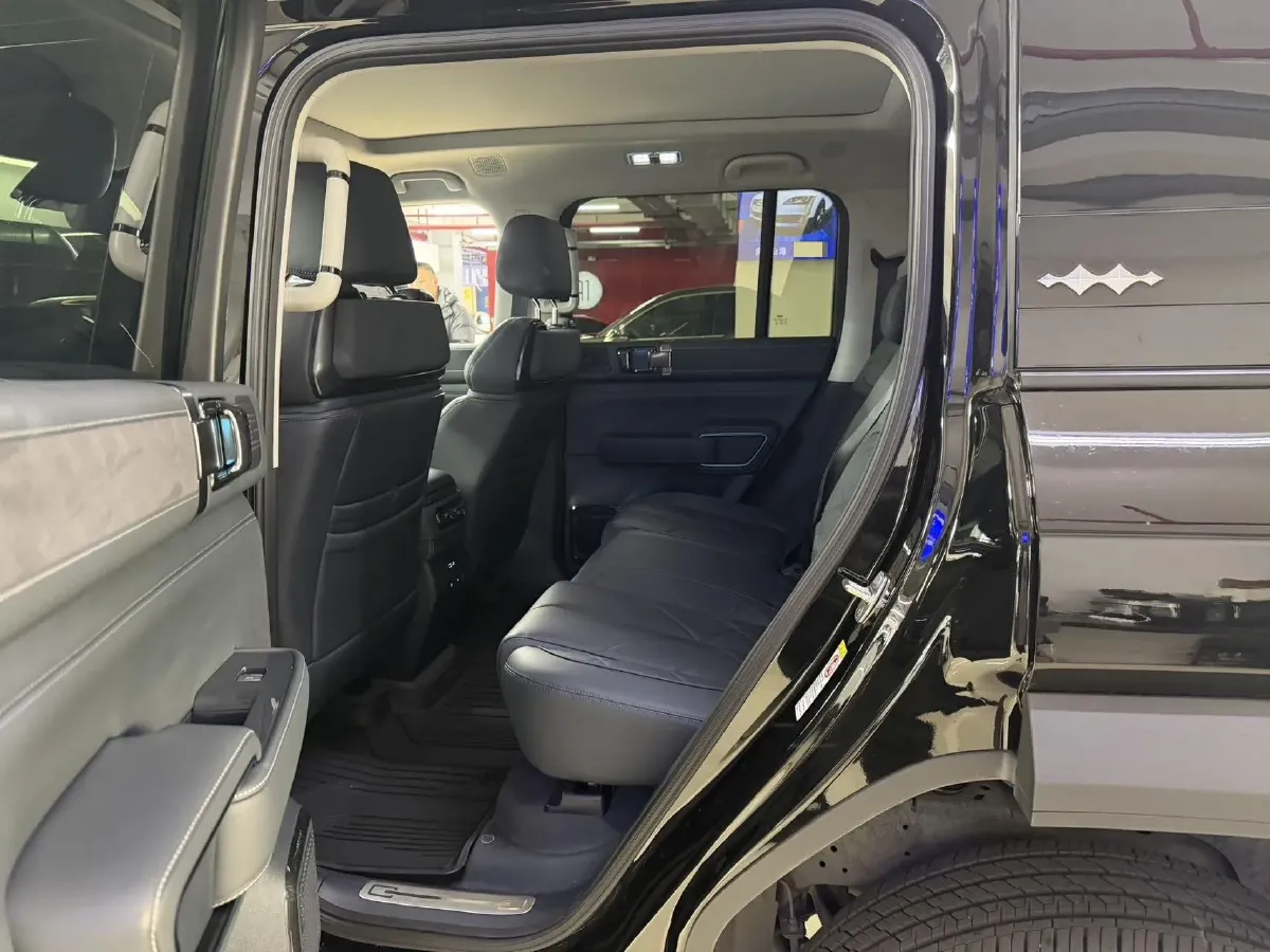 2023 FangChengBao Bao 5 1.5T 194HP L4 E-CVT PHEV 31.8KWH,autocango,china used car exporter,china ev exporter,chinese used car exporter,chinese used ev exporter