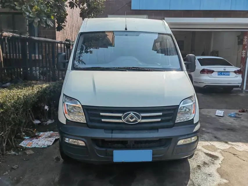 2020 MAXUS XinTu V80 2.5T 136HP L4 6MT,autocango,china used car exporter,china ev exporter,chinese used car exporter,chinese used ev exporter